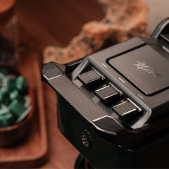 Line1 Espresso and Coffee Machine: Evergreen & Saddle